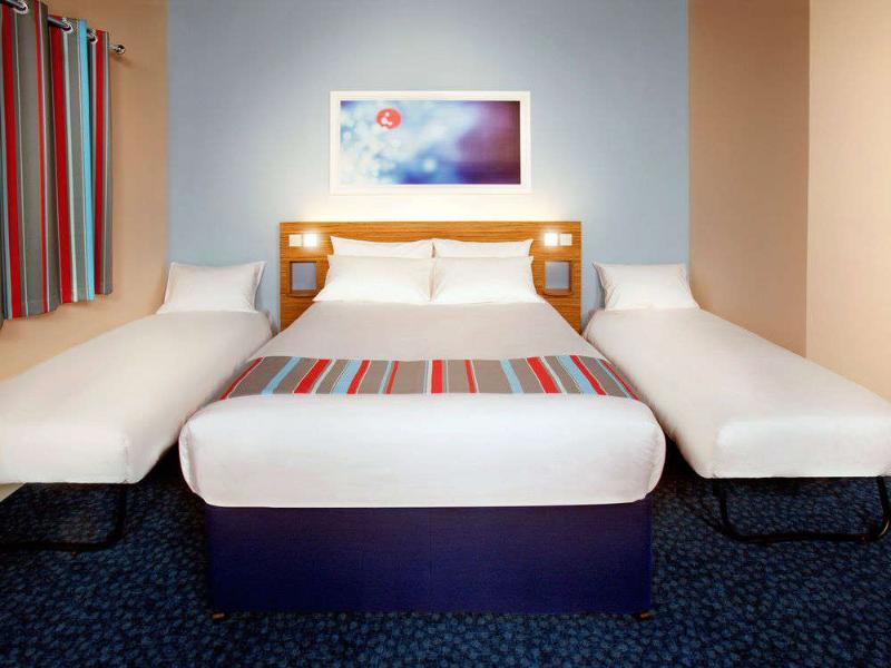 Travelodge Newbury Tot Hill Highclere Exterior photo